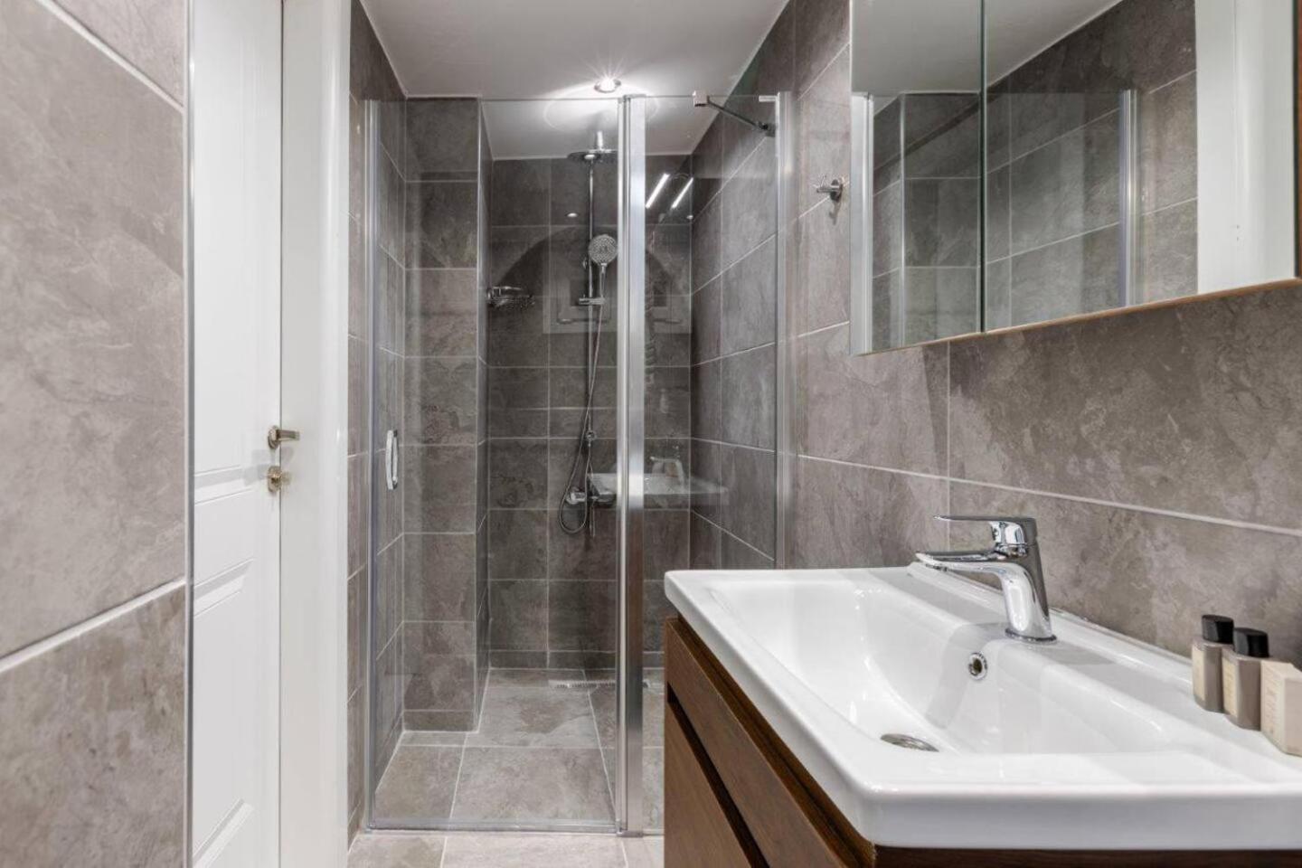 Cute Private Garden 2bd2bath Quaint Home! #366 İstanbul