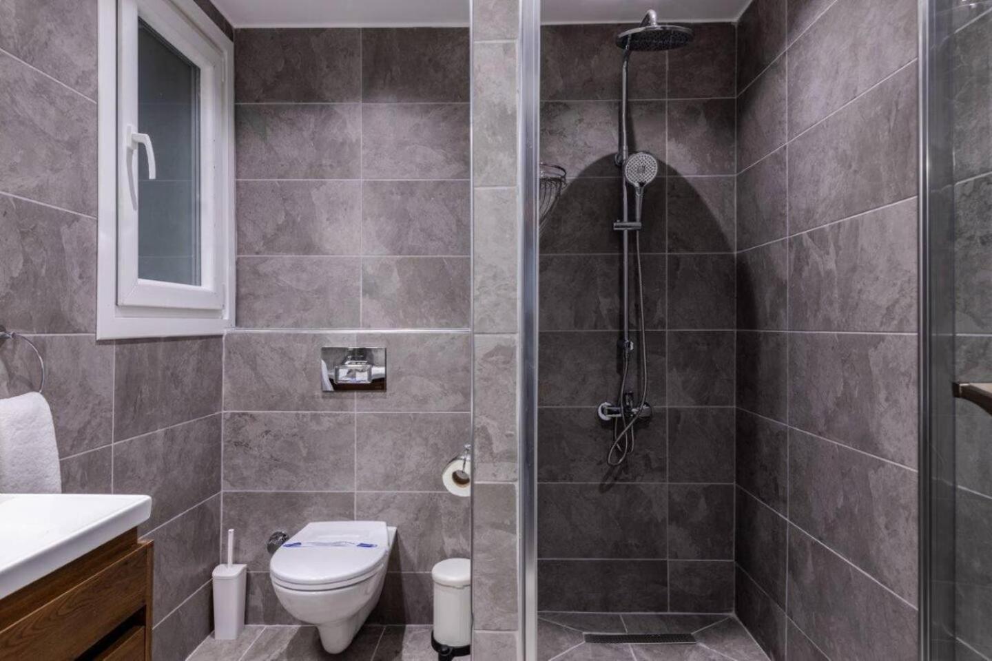 Cute Private Garden 2bd2bath Quaint Home! #366 İstanbul