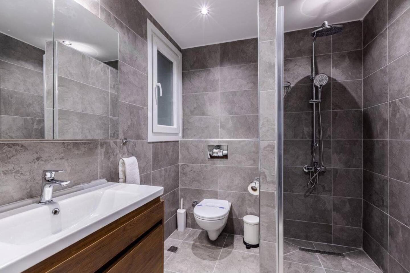 Cute Private Garden 2bd2bath Quaint Home! #366 Daire