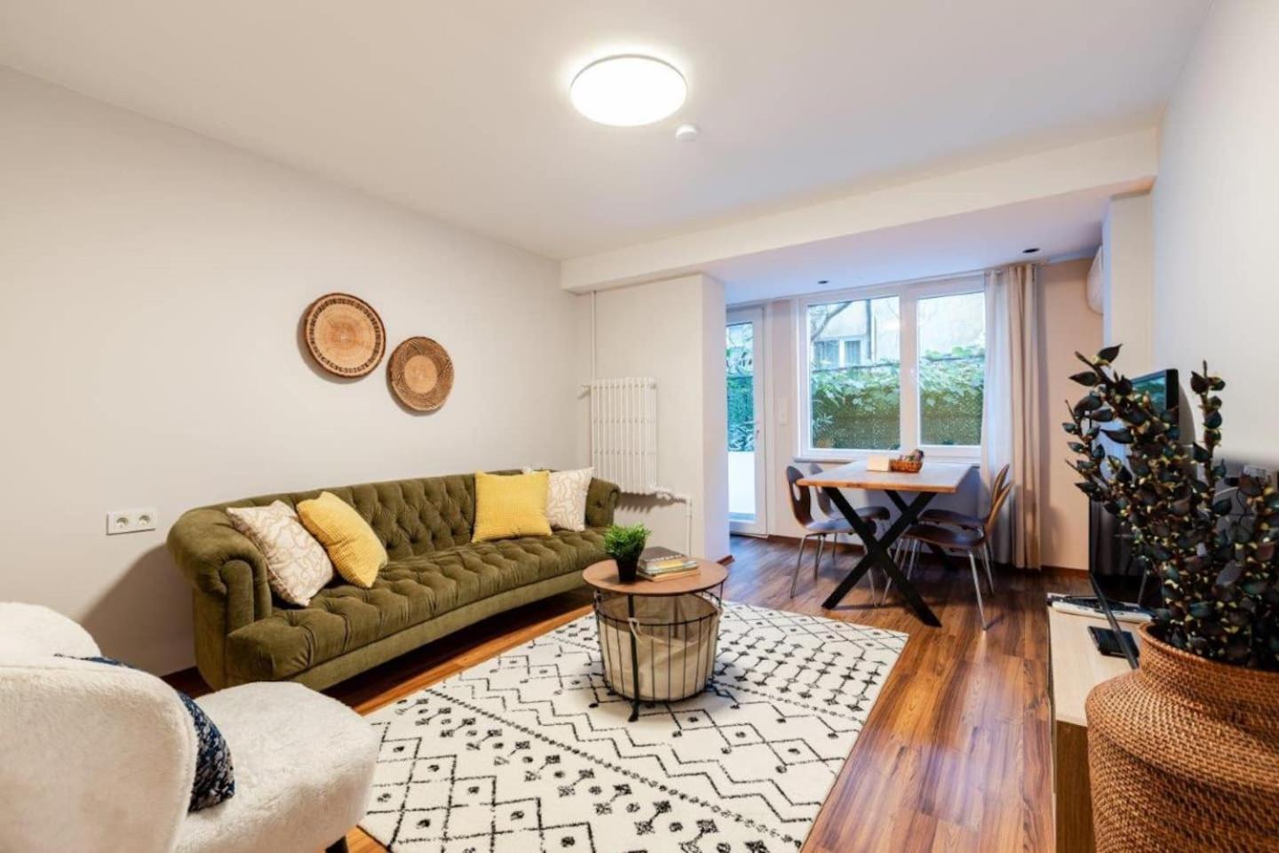 Cute Private Garden 2bd2bath Quaint Home! #366 * İstanbul