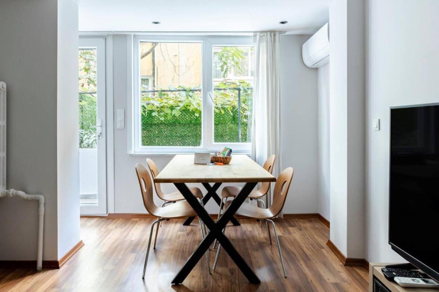 Cute Private Garden 2bd2bath Quaint Home! #366 İstanbul